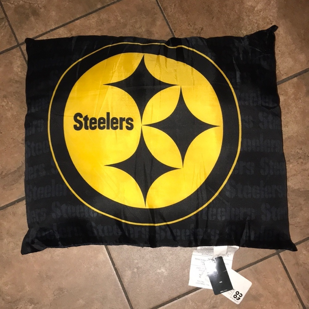 NWT NFL Steelers Puffy Pillow